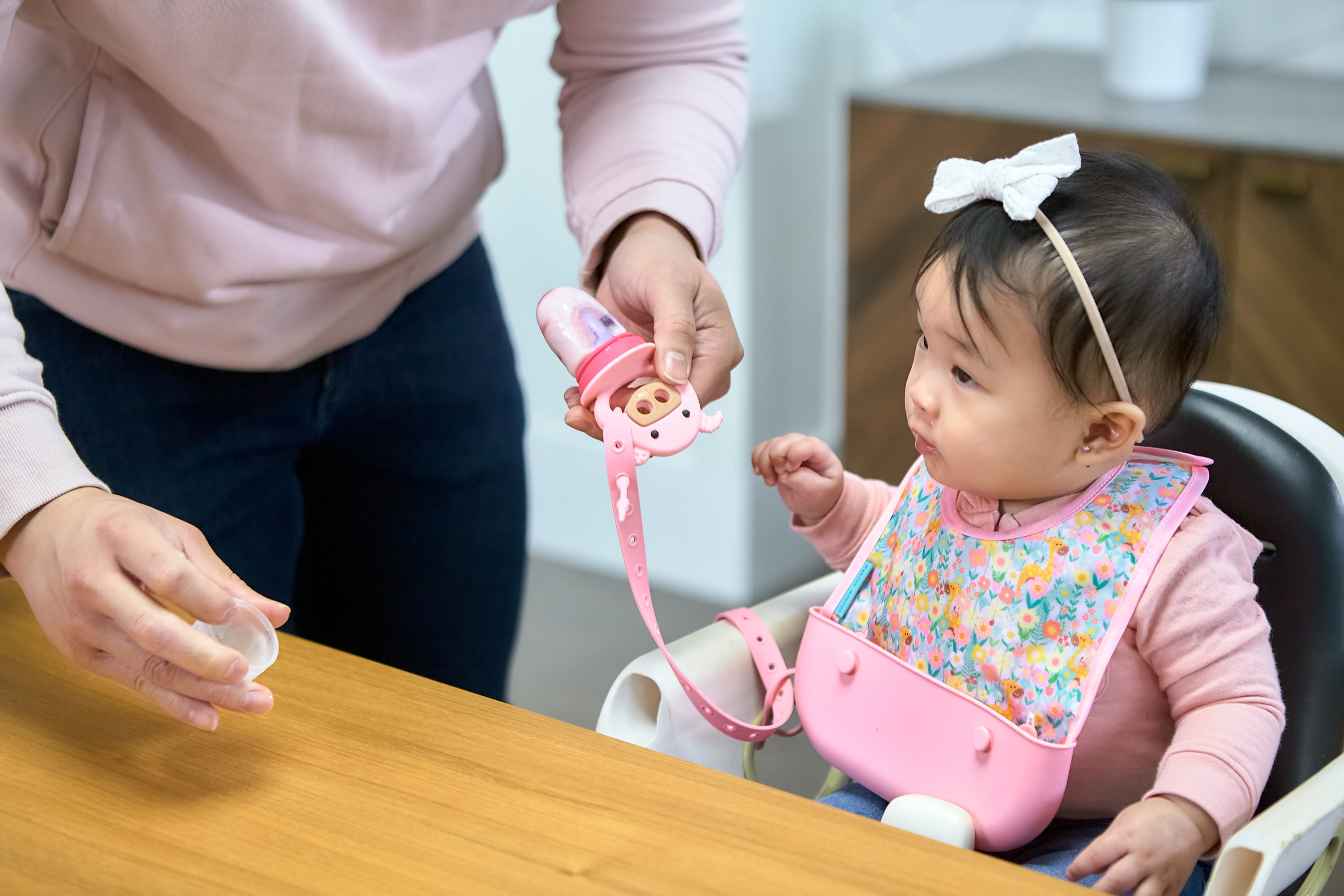 Marcus & Marcus Multi Purpose Silicone Self Feeder N Pop